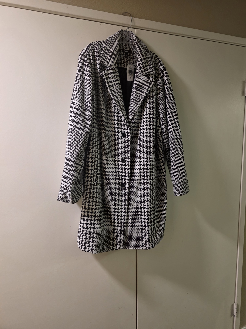 Torrid size 3 Womens Black and white coat nwt